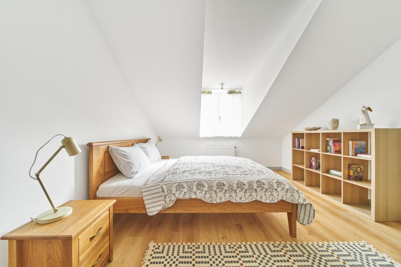 Modern Two-Bedroom Apartment, Vilnius City Centre Extérieur photo