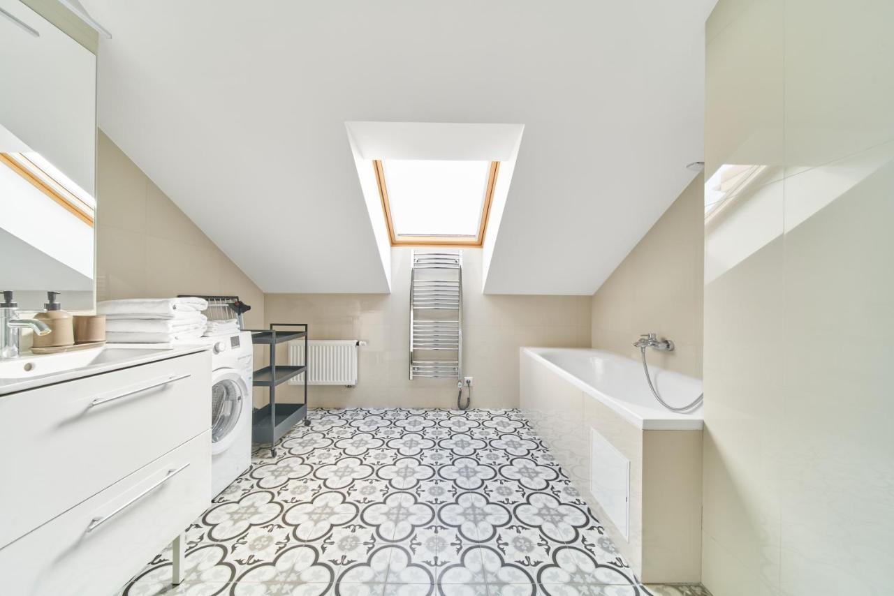Modern Two-Bedroom Apartment, Vilnius City Centre Extérieur photo